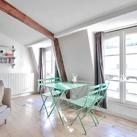 Rue De Rivoli - Atypique